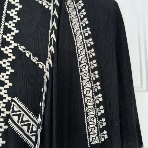 Hot & Delicious Kimono Top Open Front Cardigan Embroidered Sleeves Pockets - Picture 8 of 14